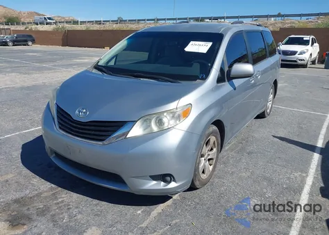2014 Toyota Sienna Le V6 8 Passenger from USA, damaged, VIN 5TDKK3DC2ES438905